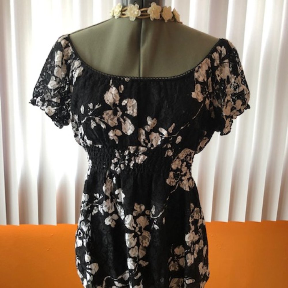 Lacey B&W Top
